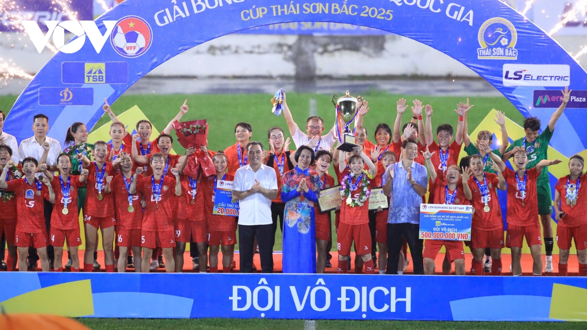 Kết quả bóng đá Việt Nam hôm nay 13/10: CLB TP.HCM I vô địch 7 lần liên tiếp